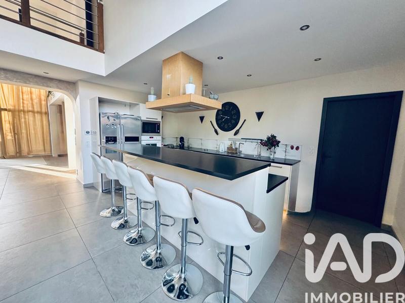 Maison de village - 242 m² - 7 pièces