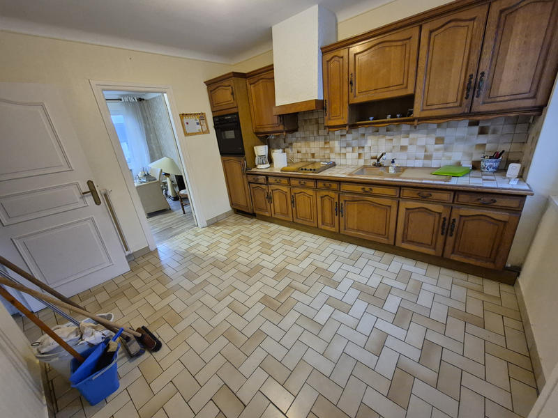 Maison - 99 m² - 6 pièces