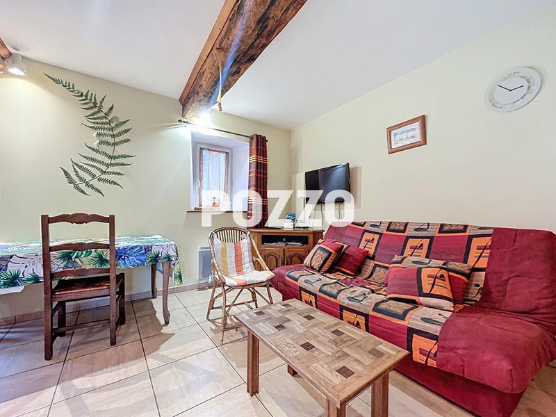 Maison - 240 m² - 16 pièces