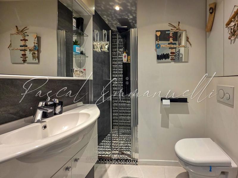 Appartement - 102 m² - 4 pièces