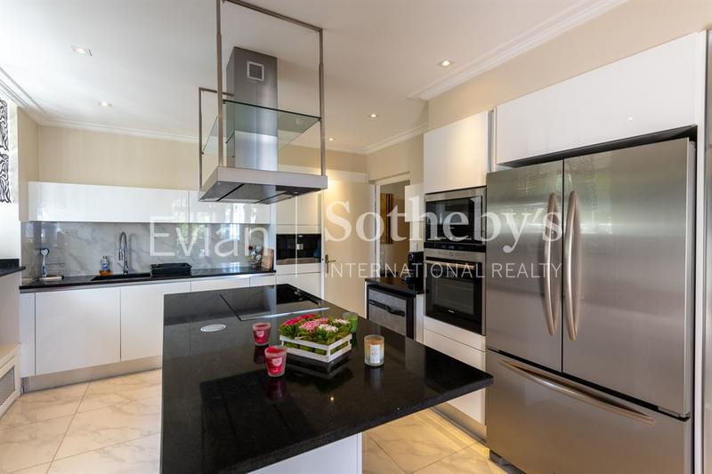 Appartement - 230 m² - 6 pièces