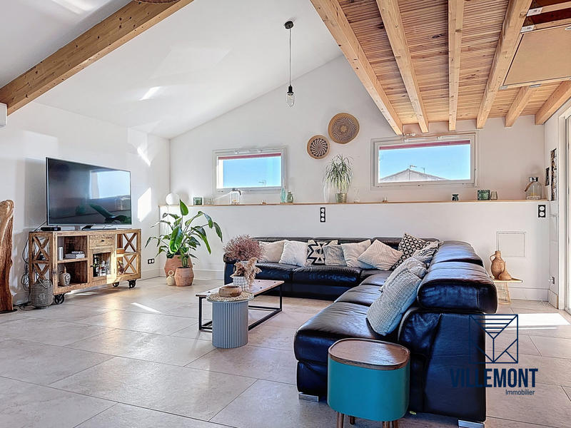 Maison - 210 m² - 9 pièces