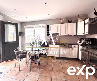 Maison traditionnelle - 195 m² - 6 pièces