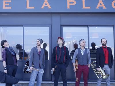 Villes en scène &gt; Nos courses folles - les Fouteurs de Joie