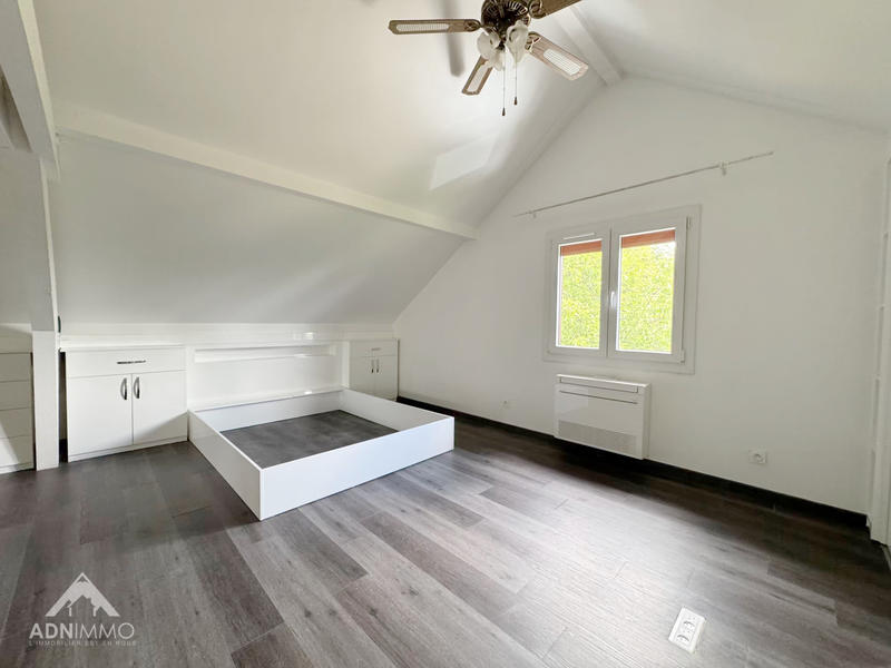 Maison - 204 m² - 5 pièces