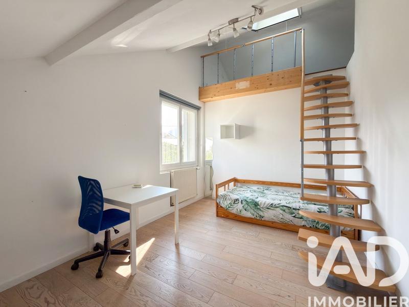 Maison - 208 m² - 6 pièces