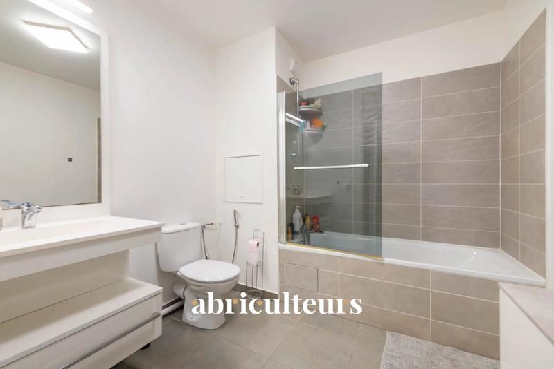 Appartement ancien - 70 m² - 3 pièces