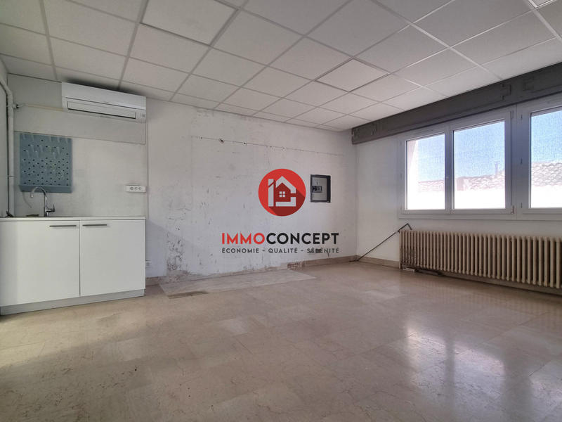 Local commercial - 198 m² - 9 pièces