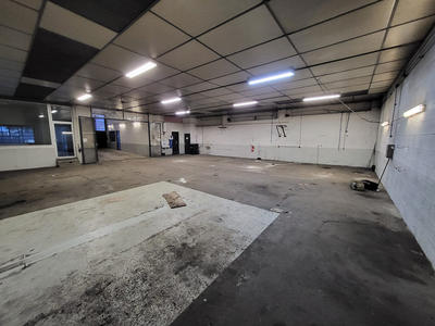 Local d'activités - 300 m²