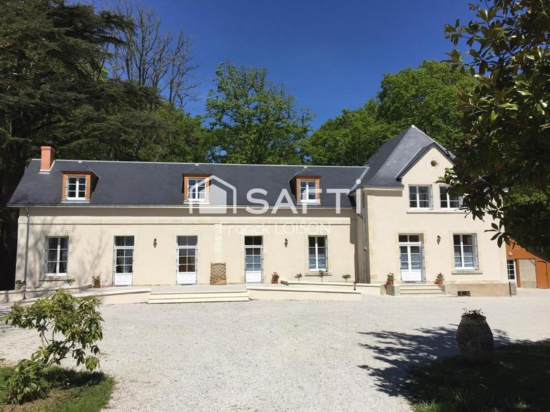 Maison - 246 m² - 9 pièces