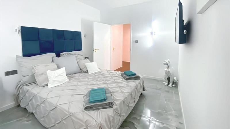 Loft - 157 m² - 5 pièces