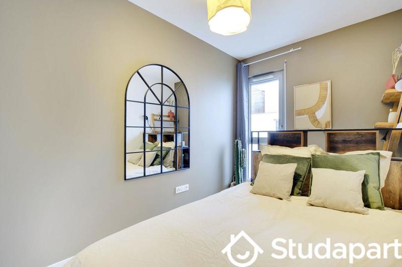 Chambre - 9 m² - 1 pièce