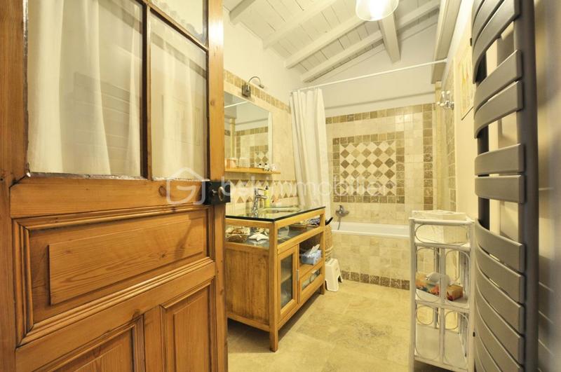 Mas - 545 m² - 18 pièces