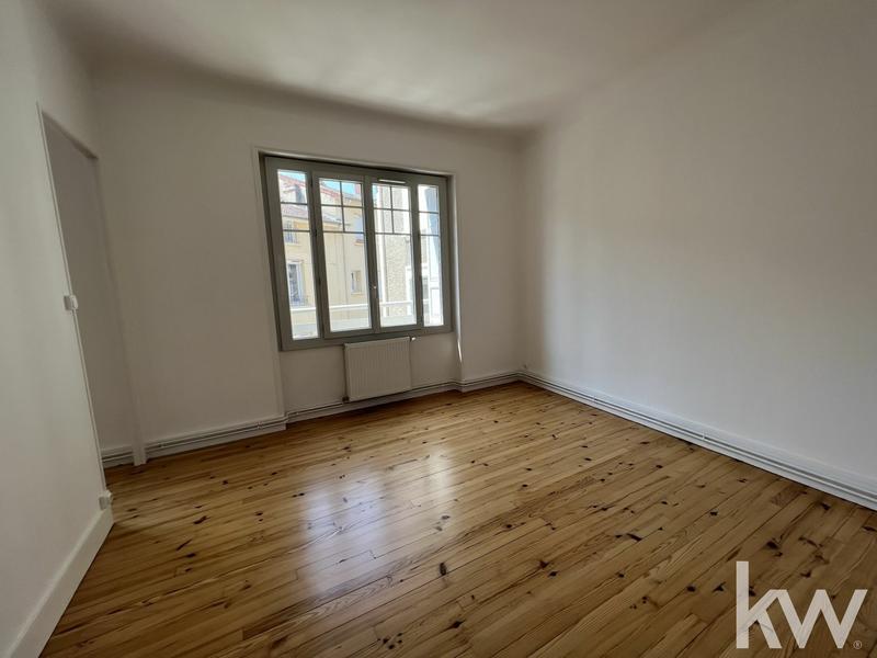 Appartement - 85 m² - 6 pièces