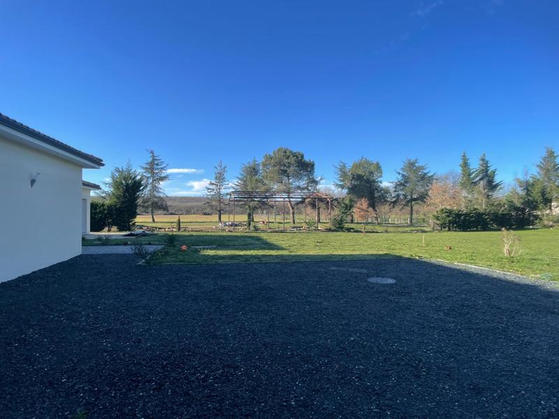 Maison - 196 m² - 9 pièces