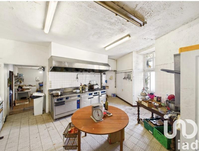 Maison - 311 m² - 10 pièces