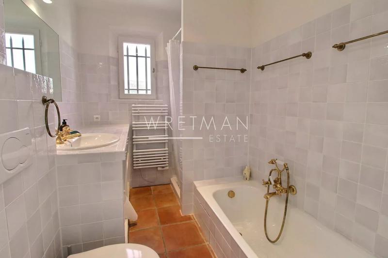 Villa - 245 m² - 8 pièces