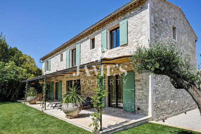 Maison - 200 m² - 6 pièces