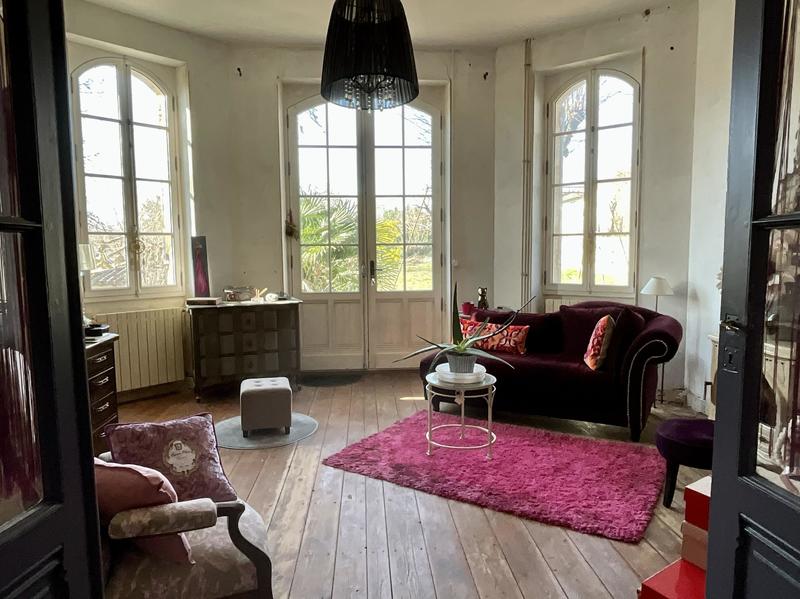 Maison - 210 m² - 6 pièces