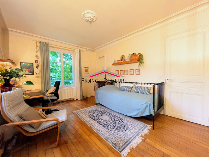 Maison - 186 m² - 8 pièces