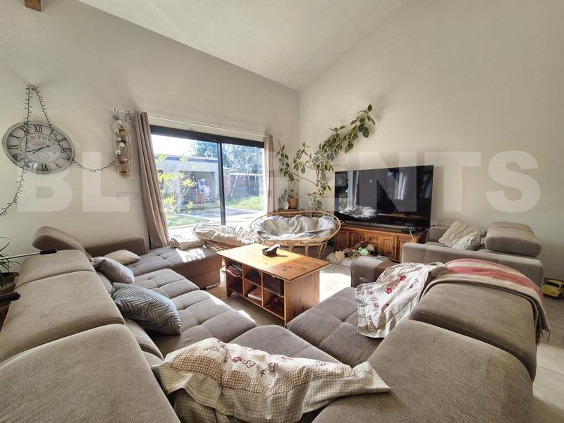 Maison - 210 m² - 5 pièces