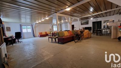 Maison - 280 m² - 9 pièces