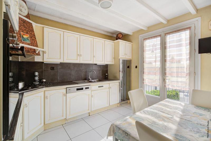 Maison - 217 m² - 7 pièces