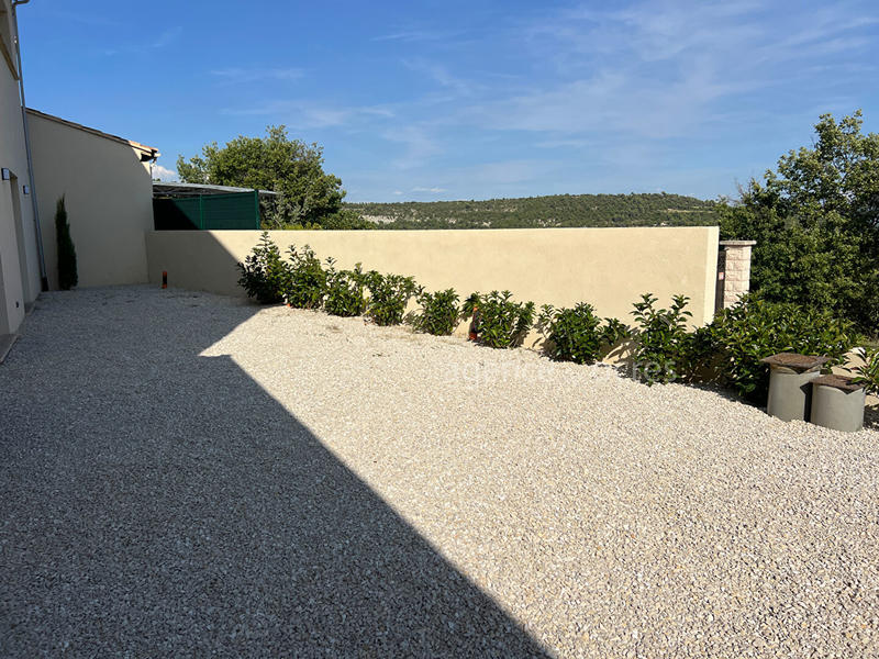 Maison - 240 m² - 5 pièces