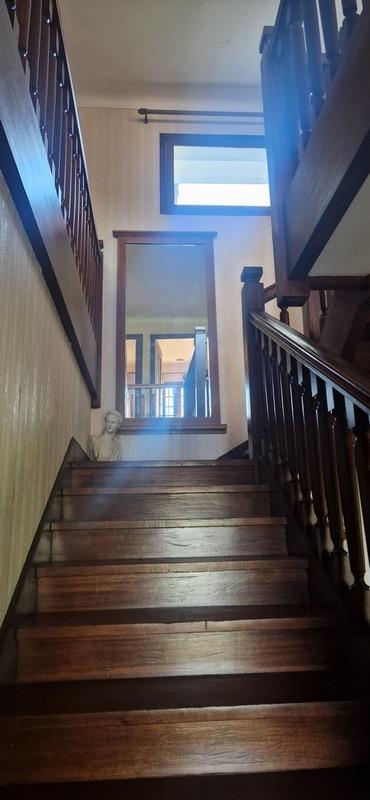 Maison - 190 m² - 8 pièces