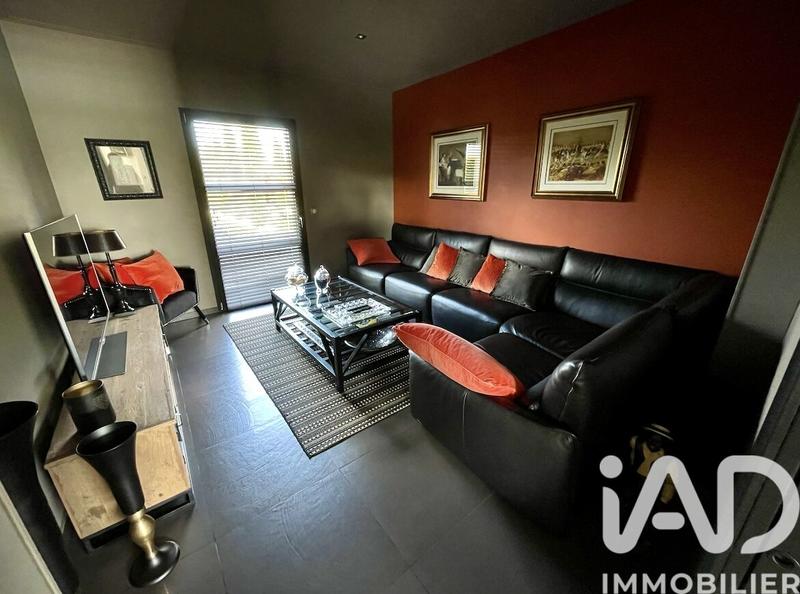 Maison - 285 m² - 9 pièces