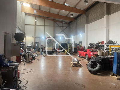 Entrepôt - 1 657 m²