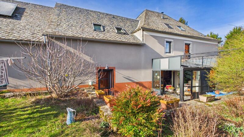 Maison - 263 m² - 9 pièces