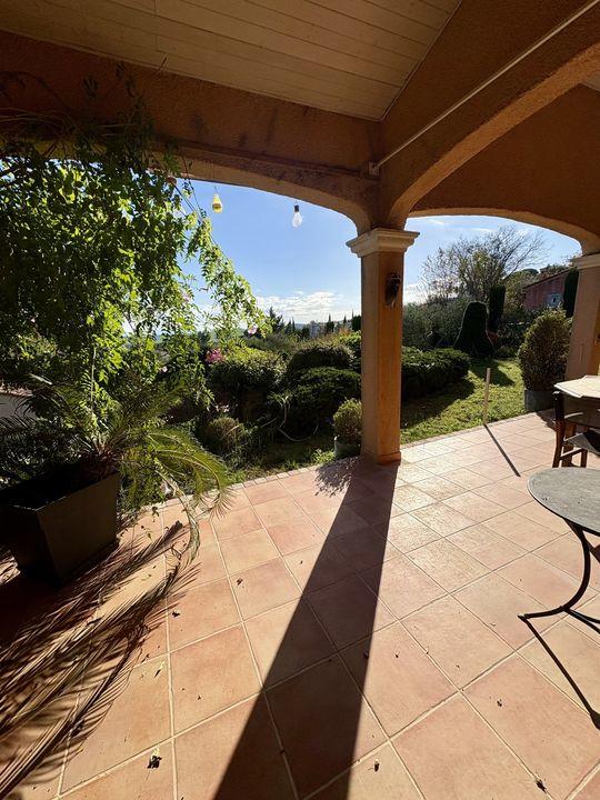 Villa - 185 m² - 5 pièces