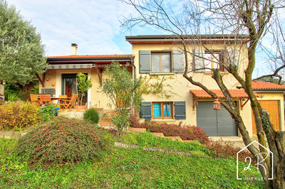 Maison - 102 m² - 5 pièces