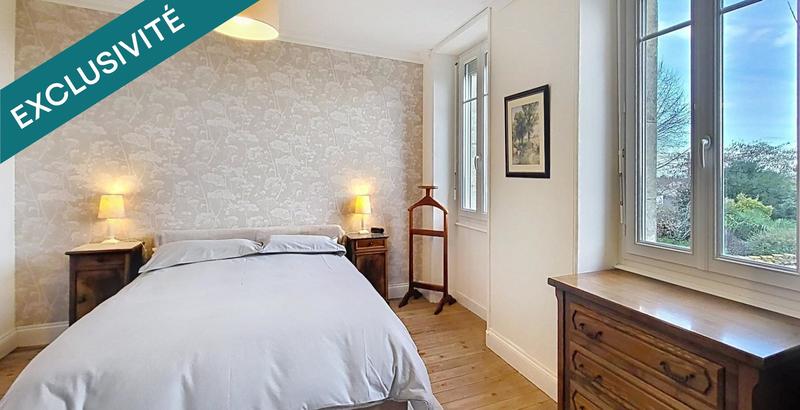 Maison - 351 m² - 10 pièces