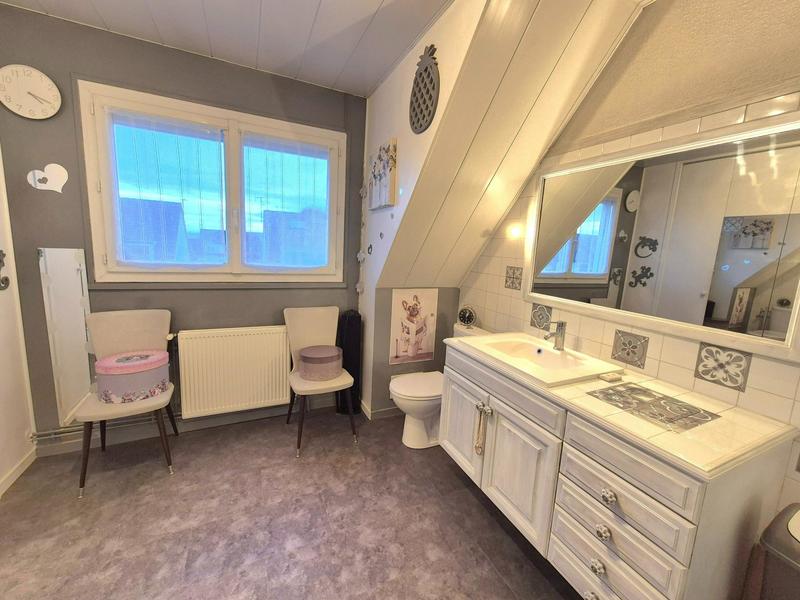 Maison - 94 m² - 6 pièces