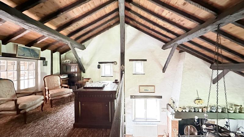 Maison - 210 m² - 8 pièces