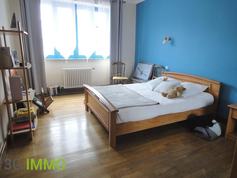 Maison - 235 m² - 9 pièces