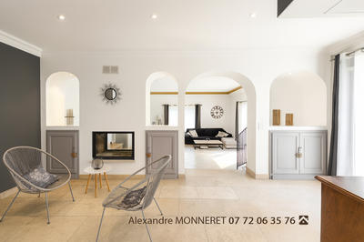 Villa - 255 m² - 6 pièces