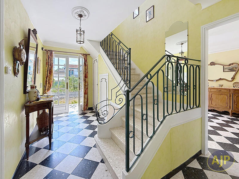 Maison - 145 m² - 6 pièces