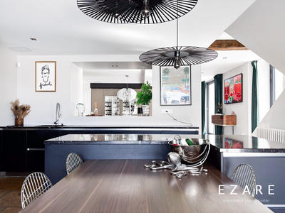 Maison - 645 m² - 23 pièces