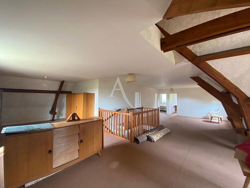 Maison - 260 m² - 9 pièces