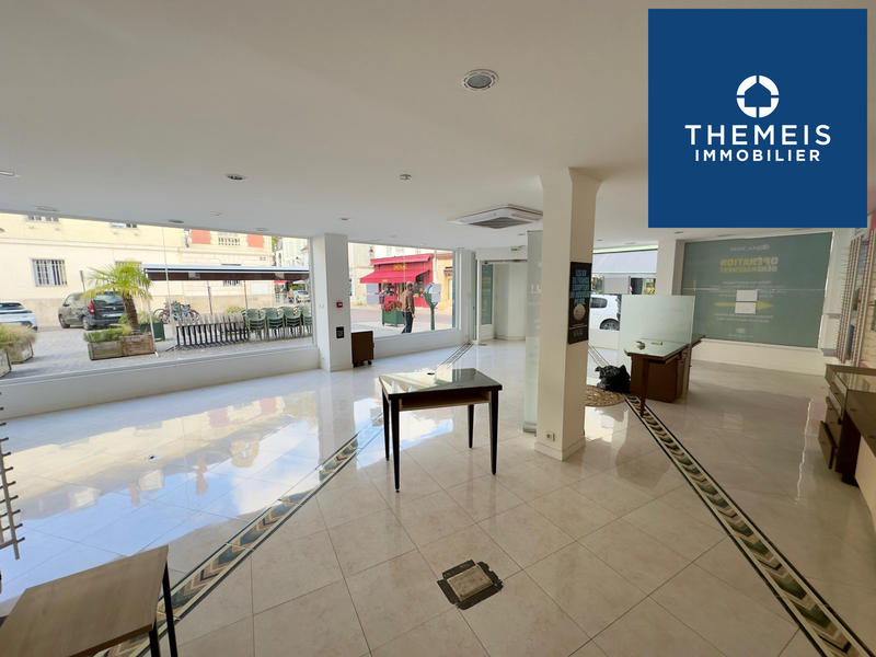 Local commercial - 82 m²