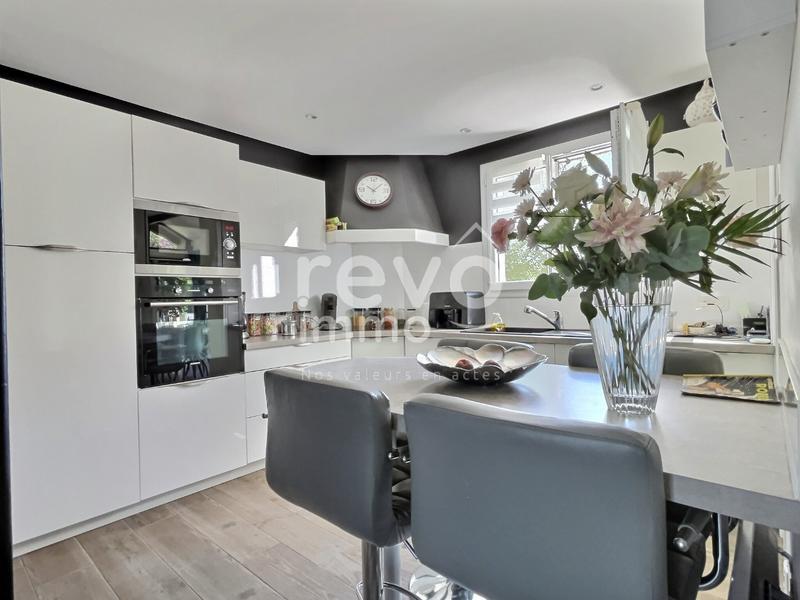 Maison - 190 m² - 6 pièces