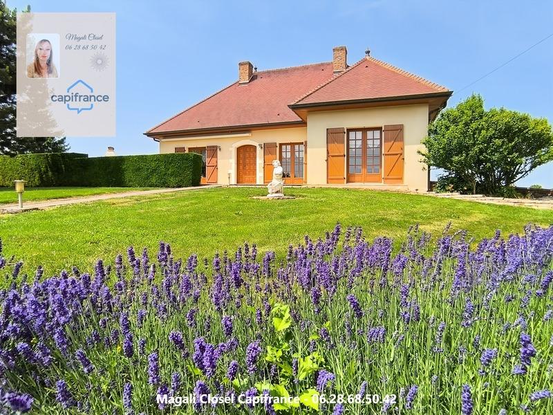 Maison - 216 m² - 9 pièces