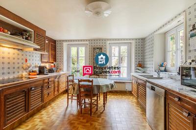 Maison - 388 m² - 15 pièces