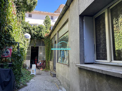 Maison - 300 m² - 4 pièces