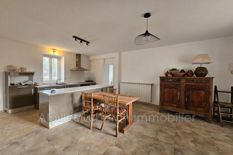 Mas - 200 m² - 6 pièces