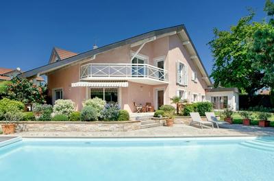 Maison - 320 m² - 7 pièces