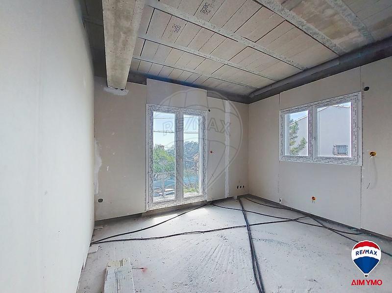 Maison - 210 m² - 7 pièces